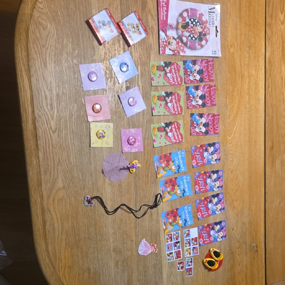 Disney Minnie Mouse Celebration Kit with Red and Pink Accents